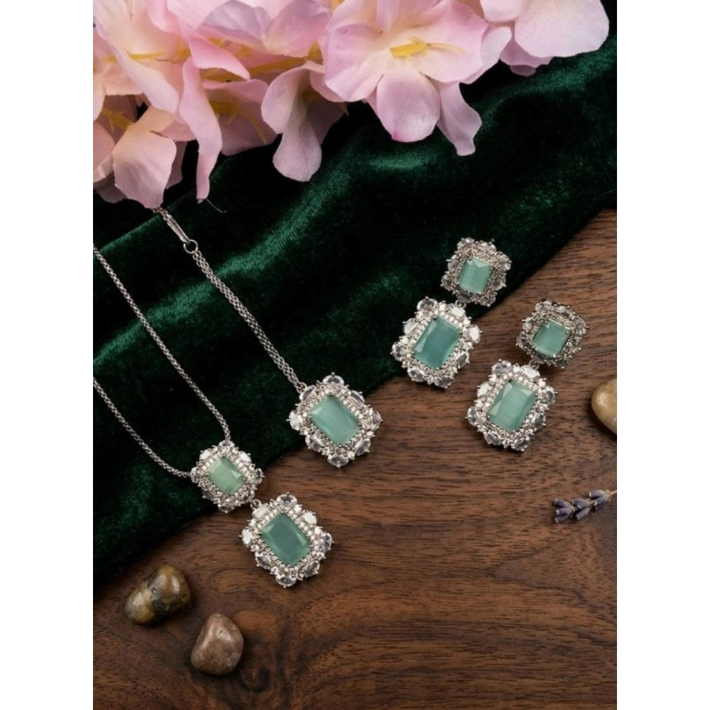 Generic Women's Brass Silver Plated Pendant Set (Mint)